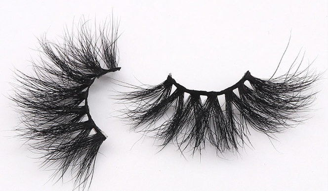High-quality mink false eyelashes for dramatic volume