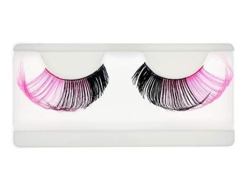 Halloween false eyelashes for spooky eye makeup looks